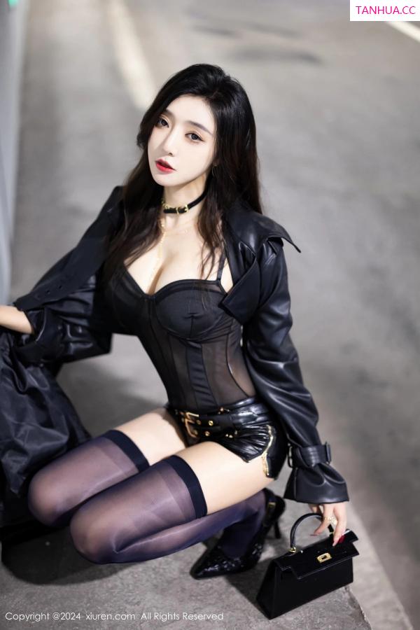 王馨瑶  [XiuRen]高清写真图 2024.02.29 No.8158 王馨瑶yanni 黑丝美腿第3张图片